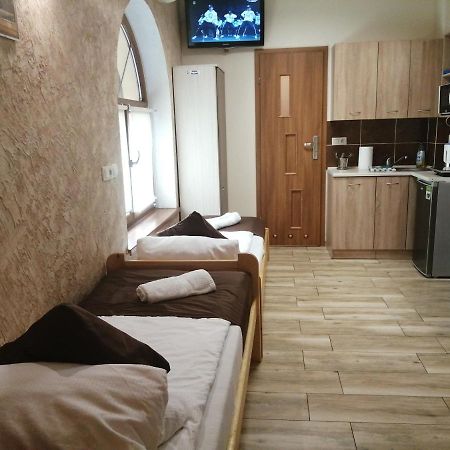 Apartament I Pokoje Goscinne Гнезно Экстерьер фото
