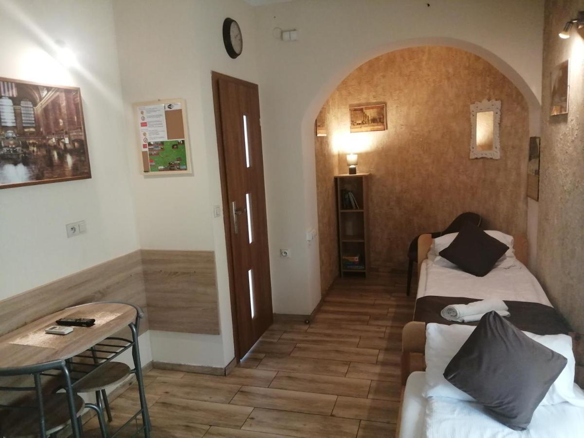 Apartament I Pokoje Goscinne Гнезно Экстерьер фото