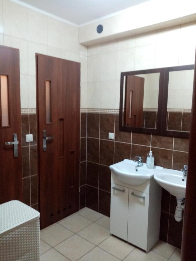 Apartament I Pokoje Goscinne Гнезно Экстерьер фото